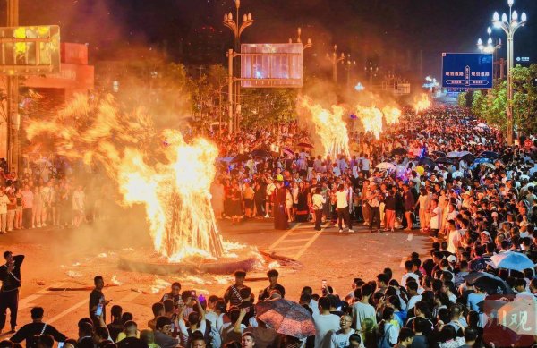 北京正规的股票配资公司 2025年凉山彝族火把节开幕，火把狂欢夜等6大活动邀客来