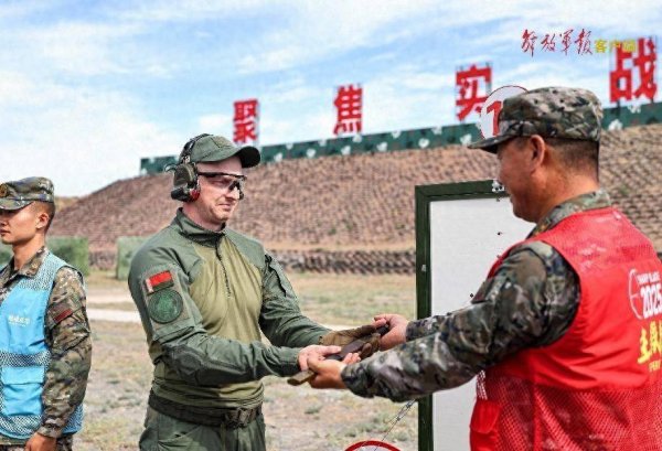 配资炒股开户技巧 国际赛场情谊长——“锋刃-2025”国际狙击手射击竞赛见闻之四